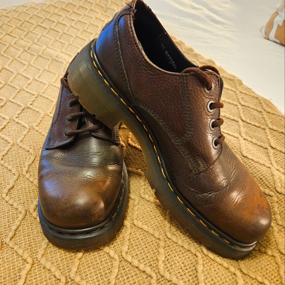 Dr. Martens Oxford made in england men's size 9